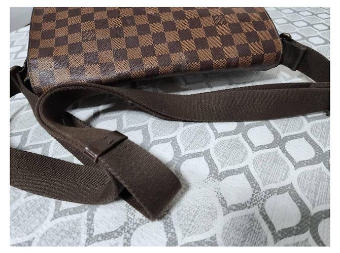 Louis Vuitton District GM Damier Ebene Marrom - vista 12