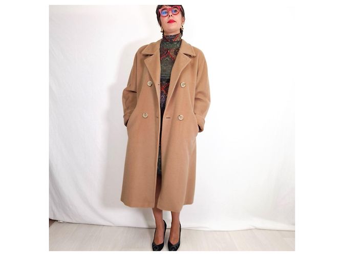 Max Mara Camel Wool and Cashmere Double-Breasted Coat - view 6