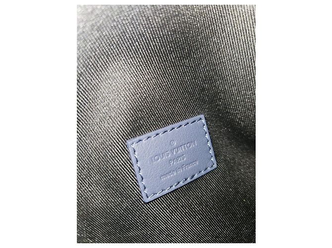 Louis Vuitton Duo Sling Bag Monogram Empreinte e Pochette - Blu Navy Blu scuro - vista 4
