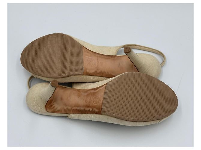 Timeless Décolleté Slingback Chanel in tessuto beige - vista 11