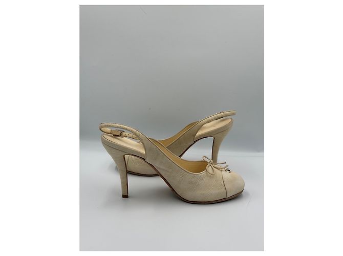 Timeless Décolleté Slingback Chanel in tessuto beige - vista 8
