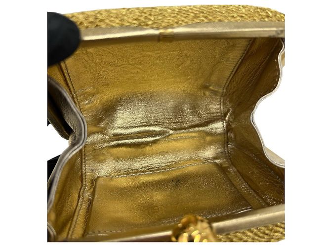 Chanel Vintage Coco Glitter Canvas Schultertasche mit Verschluss und Kette Golden - Ansicht 9