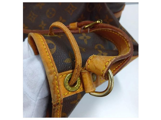 Bolso Louis Vuitton Monogram Noe M42224 Castaño - vista 13