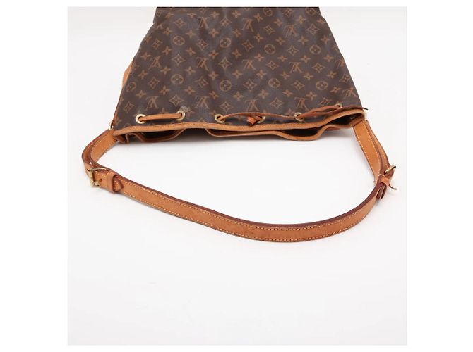Bolso Louis Vuitton Monogram Noe M42224 Castaño - vista 5