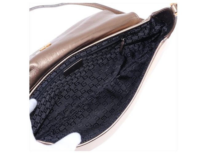 Borsa a tracolla in pelle con catena e ciondolo Tiger Head Gucci D'oro - vista 6