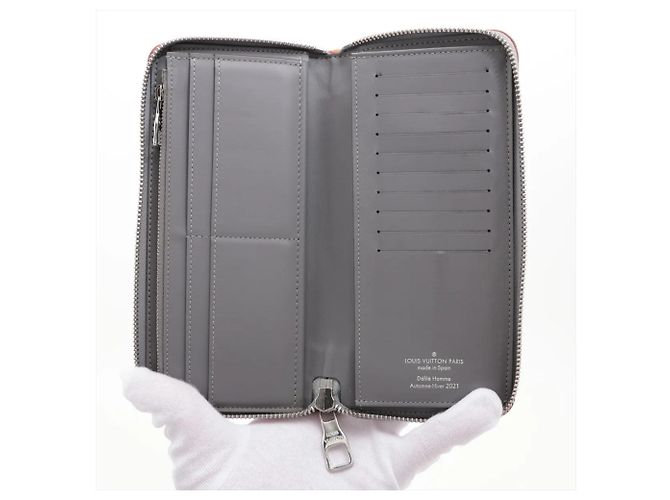 Louis Vuitton RFID-Protected Monogram Mirror Zippy Wallet Silvery - view 3
