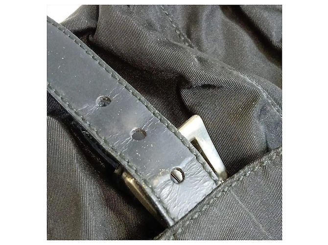Borsa a tracolla Prada in nylon Tessuto con logo triangolare in pelle Nero - vista 12