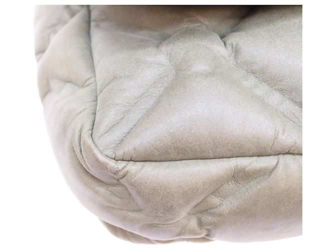 Bolsa de ombro Chanel A93602 em couro de bezerro acolchoado bubble cáqui Caqui - vista 10