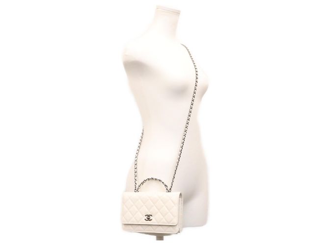 Chanel Schultertasche aus weißem Lammleder - Ansicht 16