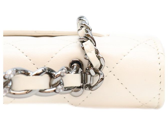 Chanel Schultertasche aus weißem Lammleder - Ansicht 7