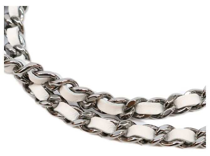 Chanel Schultertasche aus weißem Lammleder - Ansicht 9