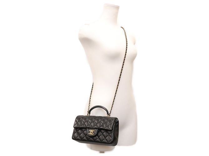 Borsa a tracolla Chanel in pelle d'agnello nera Nero - vista 15