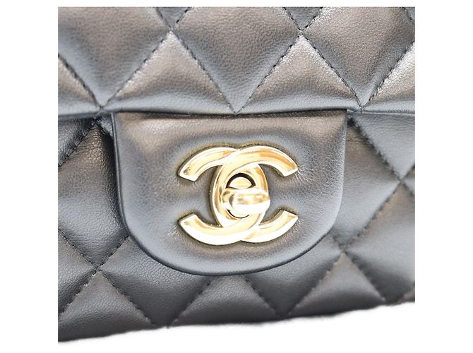 Borsa a tracolla Chanel in pelle d'agnello nera Nero - vista 6