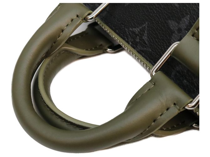 Louis Vuitton Monogram Eclipse Khaki Green Keepall Bandoulière 25 Cachi - vista 7