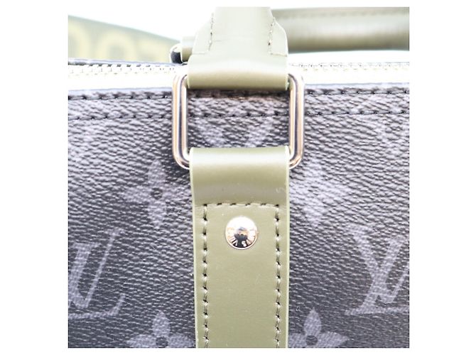 Louis Vuitton Monogram Eclipse Khaki Green Keepall Bandoulière 25 Cachi - vista 8
