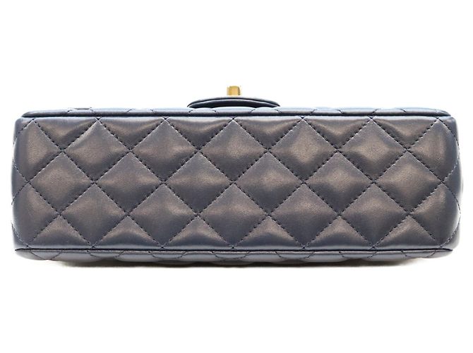 Borsa a tracolla Chanel AS4219 in pelle d'agnello blu navy - vista 5