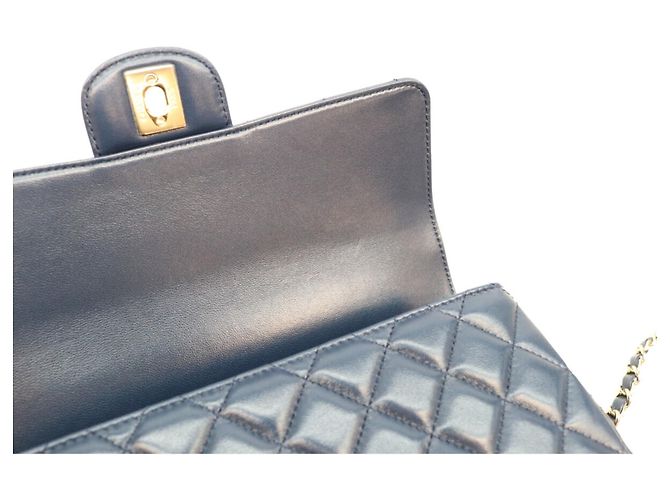 Borsa a tracolla Chanel AS4219 in pelle d'agnello blu navy - vista 9