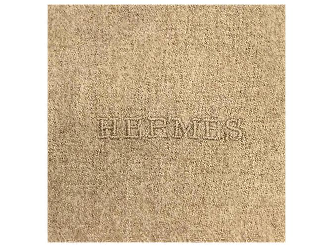 Hermès Hermes Kaschmir-Schal mit gesticktem Logo Beige - Ansicht 2