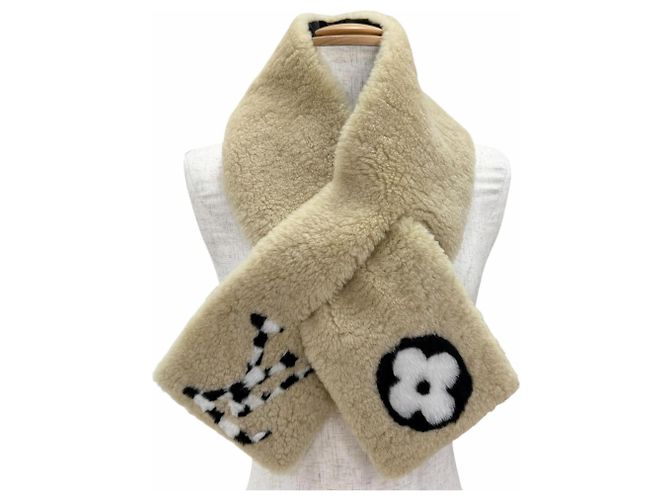 Louis Vuitton Beige Tippet Collar Wrap - vista 3