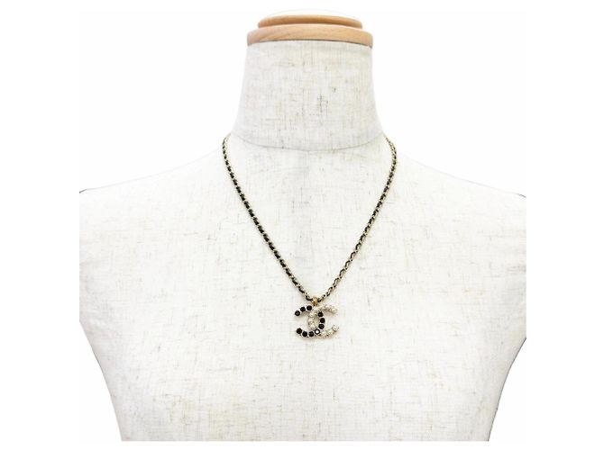 Collana a catena in pelle con perle e strass Chanel B20B Coco Mark Nero D'oro - vista 2