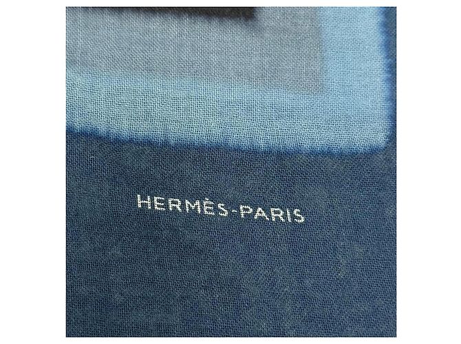 Echarpe Hermès Carré Géant em cashmere e seda Azul Azul marinho - vista 7