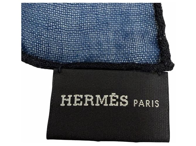 Echarpe Hermès Carré Géant em cashmere e seda Azul Azul marinho - vista 8