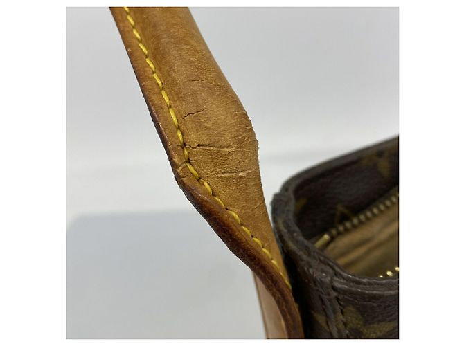 Bolso de hombro Louis Vuitton Monogram Looping GM Castaño - vista 6