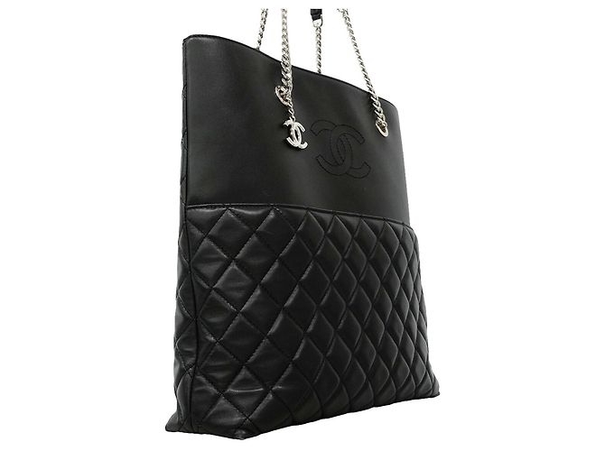 Chanel Matelassé Lammleder Tote Bag Schwarz - Ansicht 2