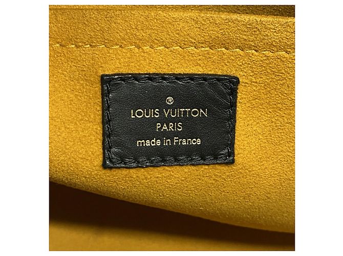Borsa Tote Louis Vuitton Monogram Tuftage On My Side MM Nero - vista 5