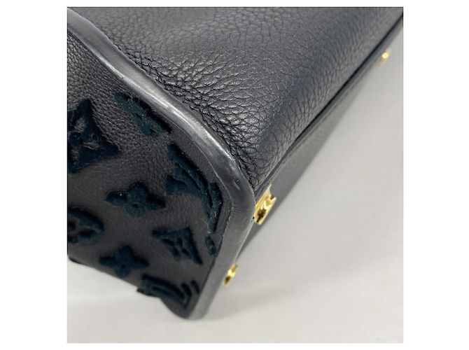 Borsa Tote Louis Vuitton Monogram Tuftage On My Side MM Nero - vista 8