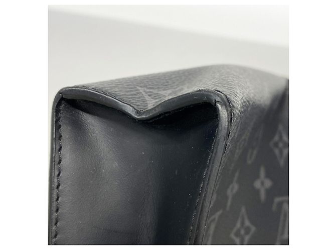 Louis Vuitton Monogram Eclipse Pochette Voyage MM Clutch Bag Preto - vista 6