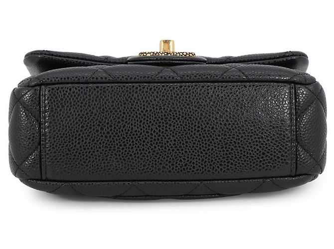 Bolsa de Ombro Mini Matelassé com Corrente Chanel Preto - vista 3