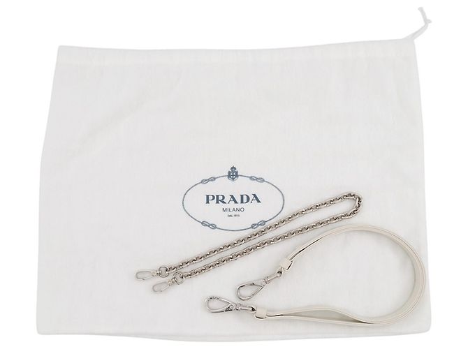 Prada Schultertasche aus Leder Triangle Mini Weiß - Ansicht 12