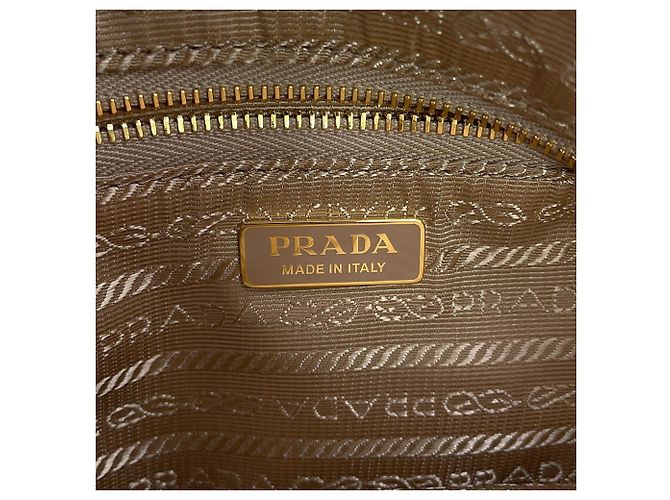 Borsa a tracolla Prada in pelle Vitello Daino Beige - vista 11