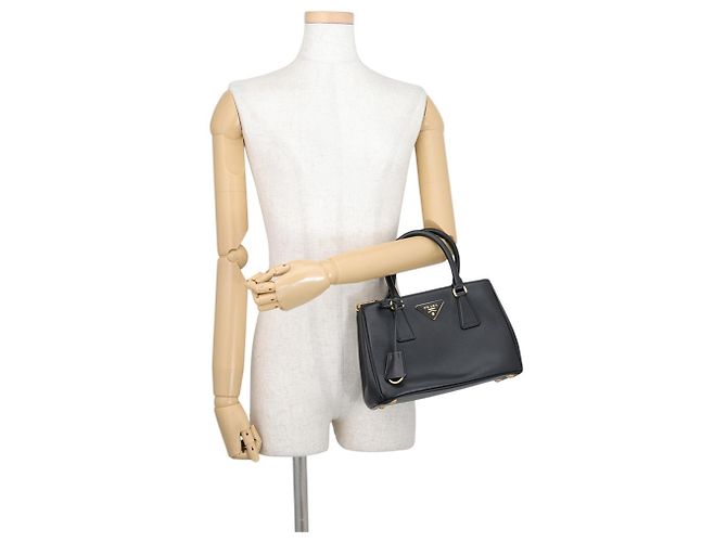 Bolsa de mão Prada Galleria Small em couro Saffiano Preto - vista 4