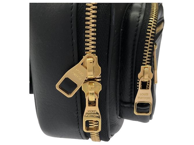 Borsa a tracolla Louis Vuitton Utility Crossbody M80450 Nero - vista 5