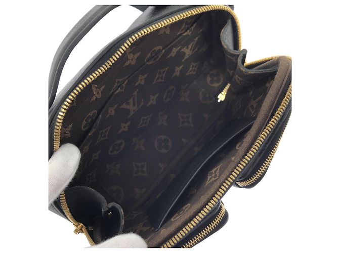 Borsa a tracolla Louis Vuitton Utility Crossbody M80450 Nero - vista 9