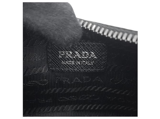 Prada Re-Edition Schultertasche aus Micro-Nylon Tessuto Schwarz - Ansicht 10