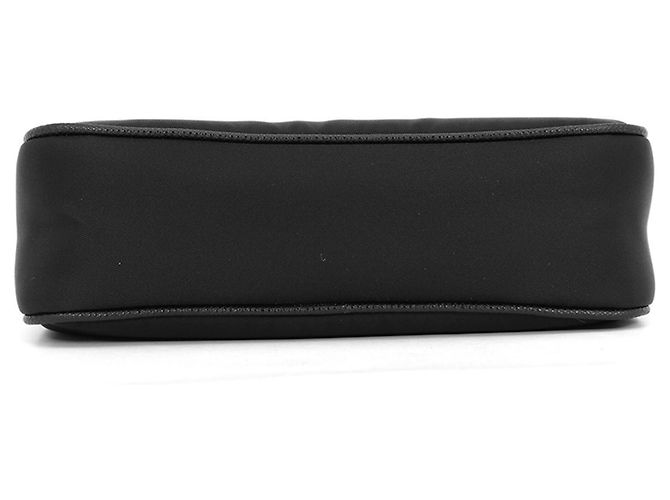 Prada Re-Edition Schultertasche aus Micro-Nylon Tessuto Schwarz - Ansicht 3