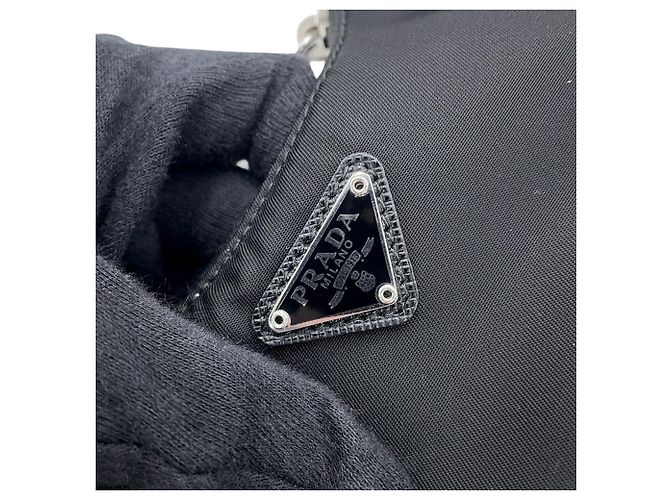 Prada Re-Edition Schultertasche aus Micro-Nylon Tessuto Schwarz - Ansicht 8