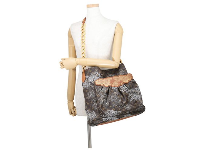 Bolsa de Ombro com Corrente Louis Vuitton Monogram Dentelle Bege - vista 4