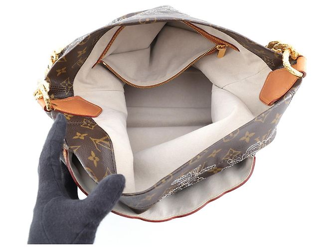 Bolsa de Ombro com Corrente Louis Vuitton Monogram Dentelle Bege - vista 5