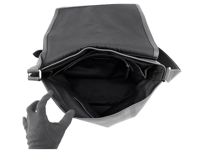 Bolsa de Ombro Burberry Nova Check Preto Multicor - vista 5
