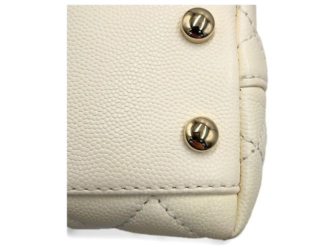 Borsa a tracolla Chanel Matelassé Bianca Bianco - vista 13