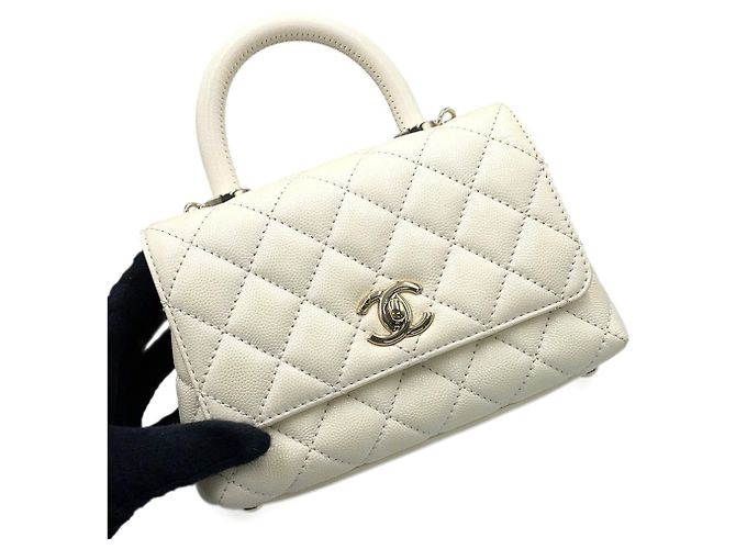 Borsa a tracolla Chanel Matelassé Bianca Bianco - vista 14