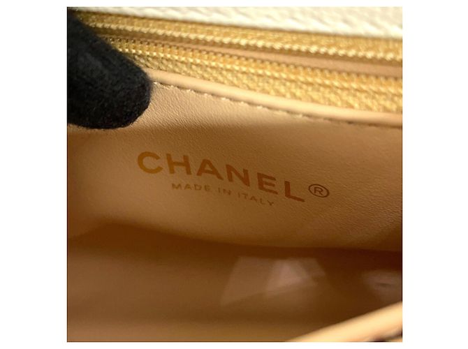 Borsa a tracolla Chanel Matelassé Bianca Bianco - vista 17