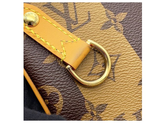 Louis Vuitton Monogram Shoulder Bag Brown - view 12