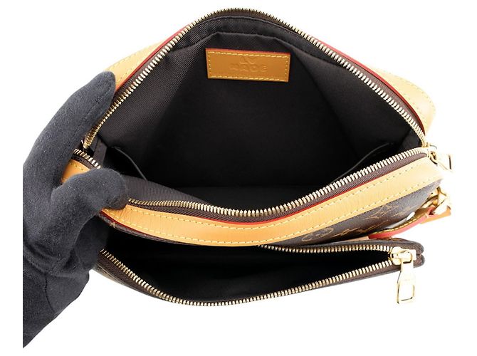 Louis Vuitton Monogram Shoulder Bag Brown - view 5