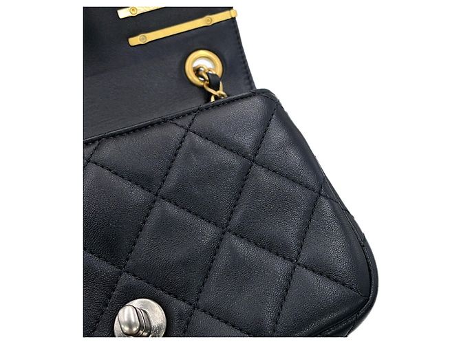 Borsa a tracolla Chanel Small Matelassé Nero - vista 11