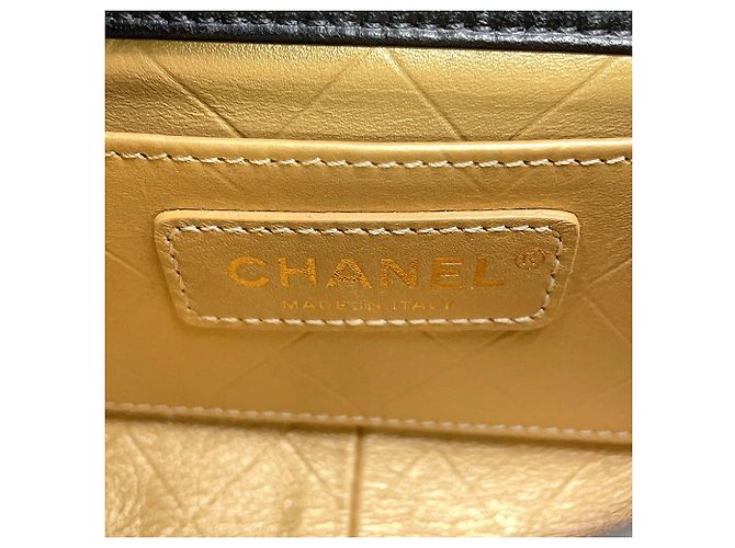 Borsa a tracolla Chanel Small Matelassé Nero - vista 15